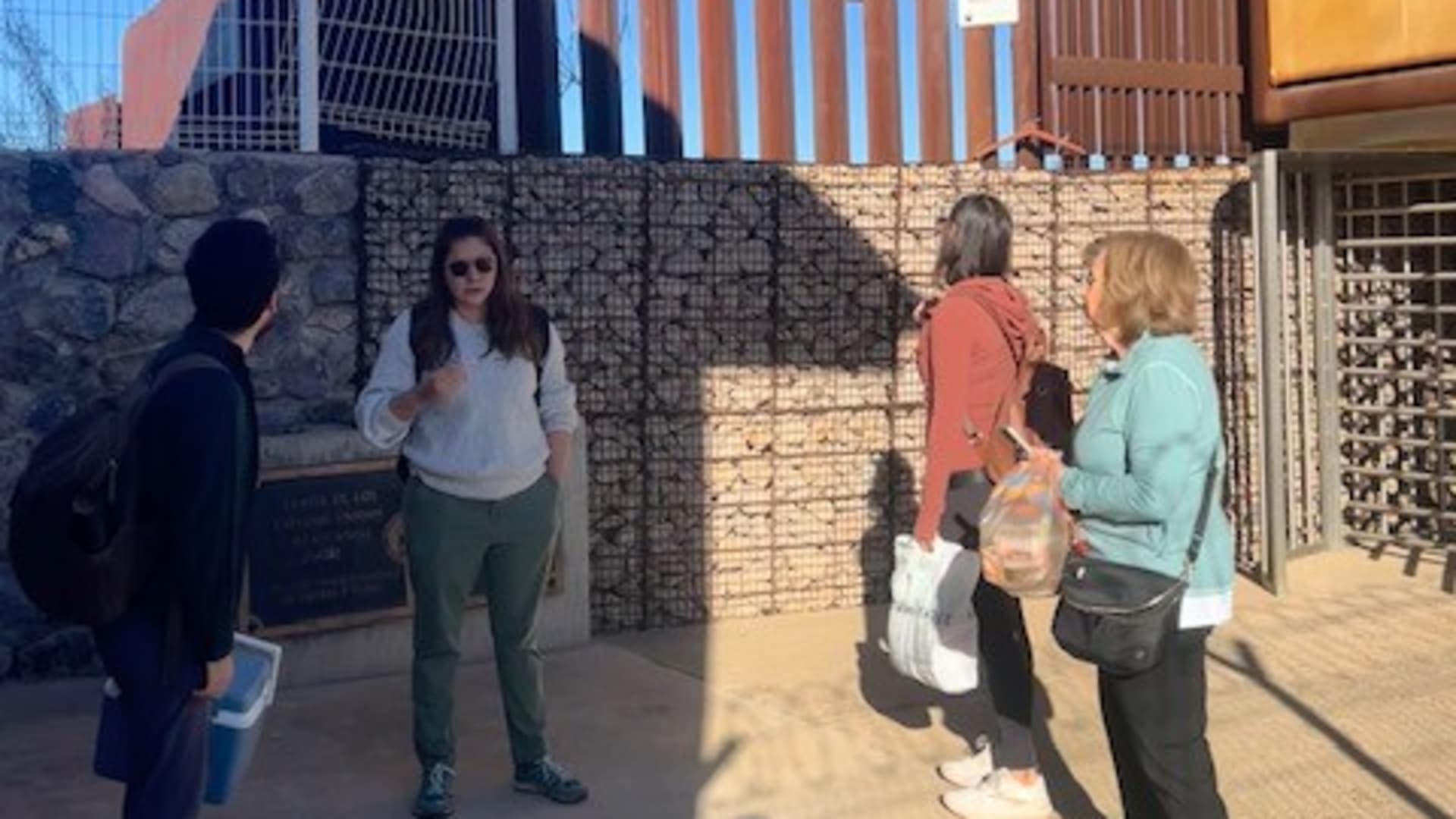 AZ BEYOND THE BORDER Picture